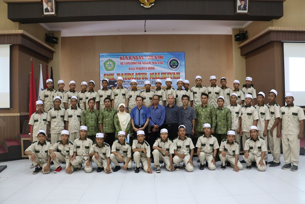 KUNJUNGAN INDUSTRI DARI SMK RAUDATUL MALIKIYAH PROBOLINGGO