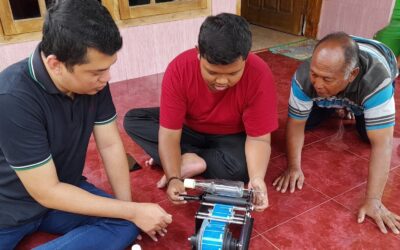 Penerapan Mesin Pelabelan Manual di Dusun Sanggrahan: Meningkatkan Efisiensi dan Kualitas Produk UMKM