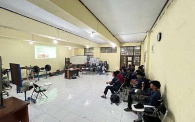 Pengenalan Teknologi Front Wheel Drive (FWD) untuk Meningkatkan Efisiensi Bahan Bakar di Acara Kuliah Tamu oleh Konsultan Industri