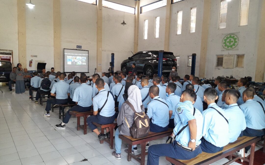 Diversifikasi Teknologi Wireless Control Hydraulic Pneumatic Car Lift oleh Tim Dosen Pendidikan Teknik Otomotif FT UM untuk Mendukung Hilirisasi Teknologi Modern