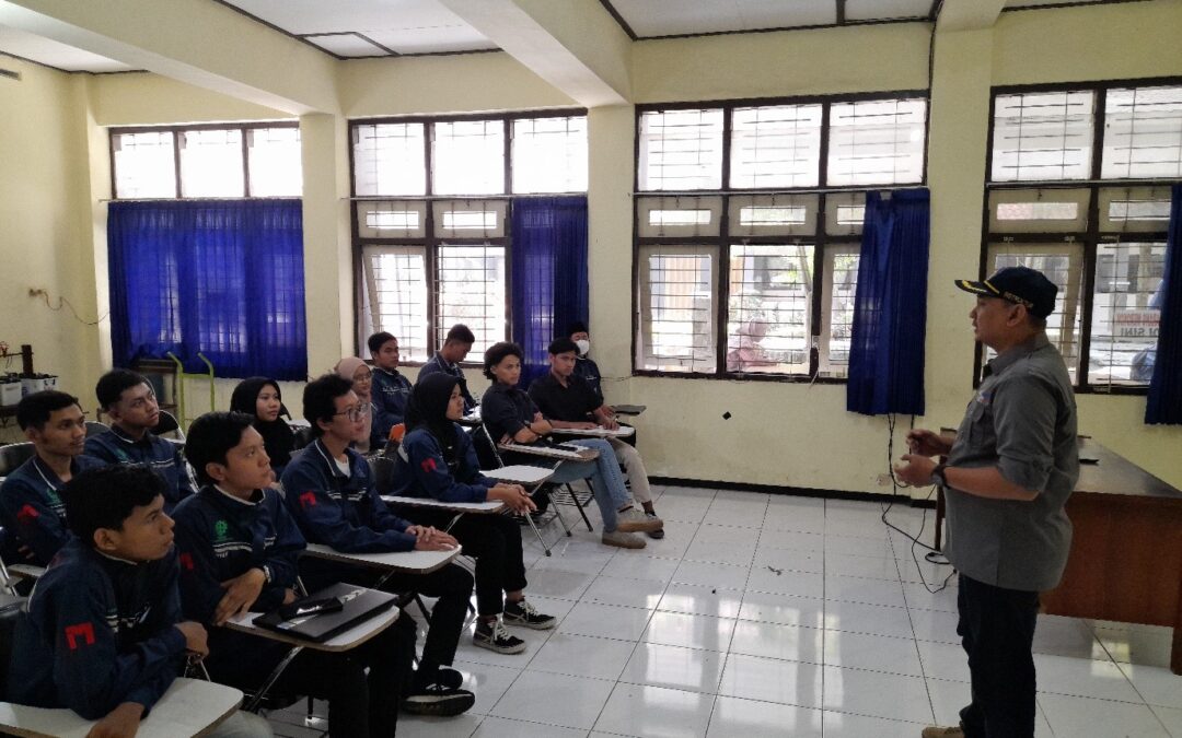 Kolaborasi Inspiratif: SMK 2 Cilacap Berbagi Wawasan dalam Discussion and Sharing Session di UM