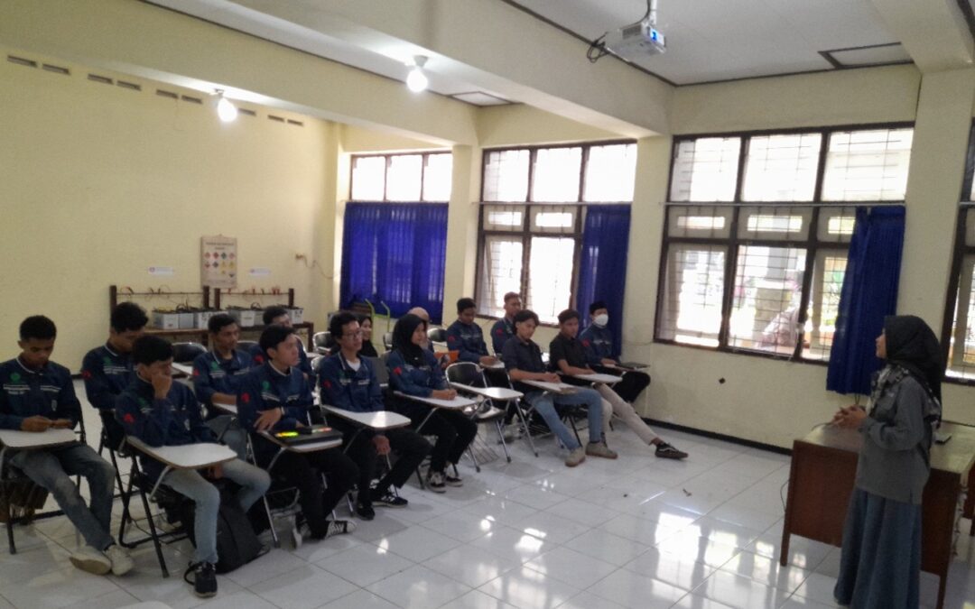 Kolaborasi Era Education 4.0: Guru Tamu dari SMK 2 Cilacap Berikan Insight Pada Mata kuliah Elektronika Otomotif UM